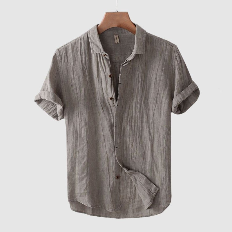 Comfortable men's short sleeve crinkle shirt, designed for a relaxed fit and ultimate breathability on warm days.
