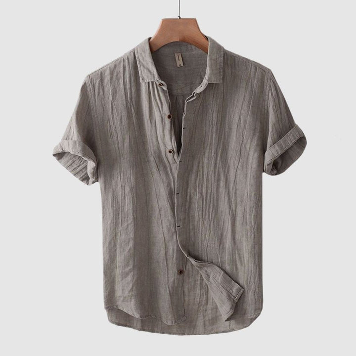 Comfortable men's short sleeve crinkle shirt, designed for a relaxed fit and ultimate breathability on warm days.