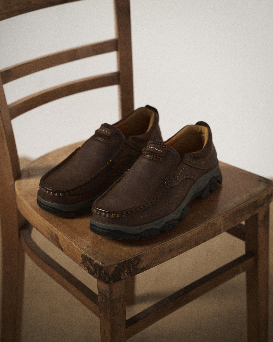 Rugged Men's Dakota slip-on loafers, premium casual shoes providing durable comfort & classic style.