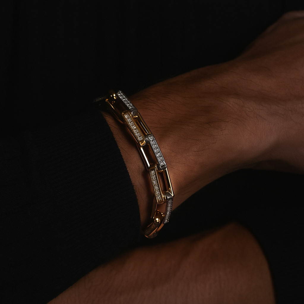 Royale men's statement chainlink bracelet in gold, set with sparkling zirconia for a luxurious look.