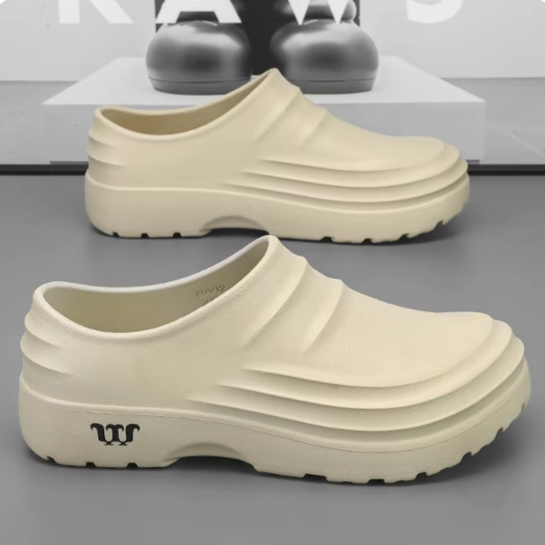Stylish men's chunky sole slip-on clogs, Douglas, perfect for casual comfort.