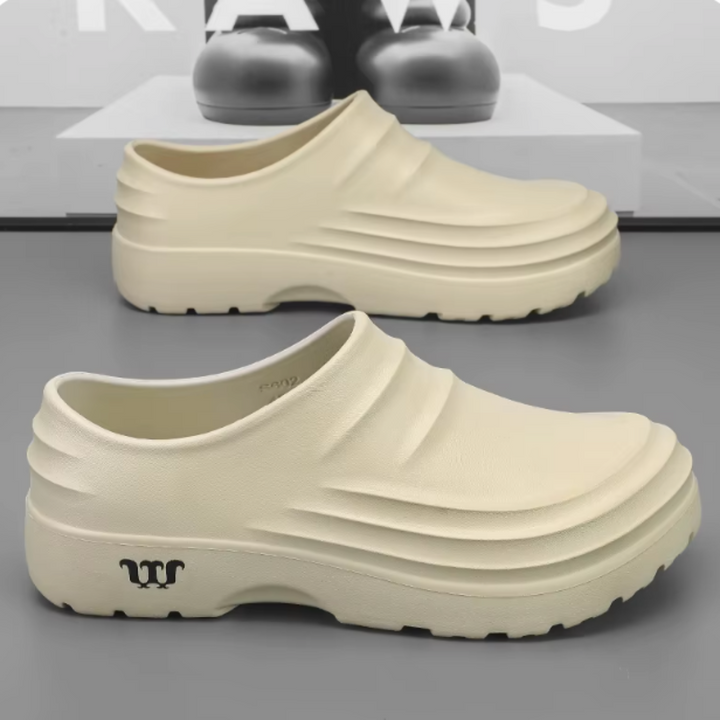 Stylish men's chunky sole slip-on clogs, Douglas, perfect for casual comfort.