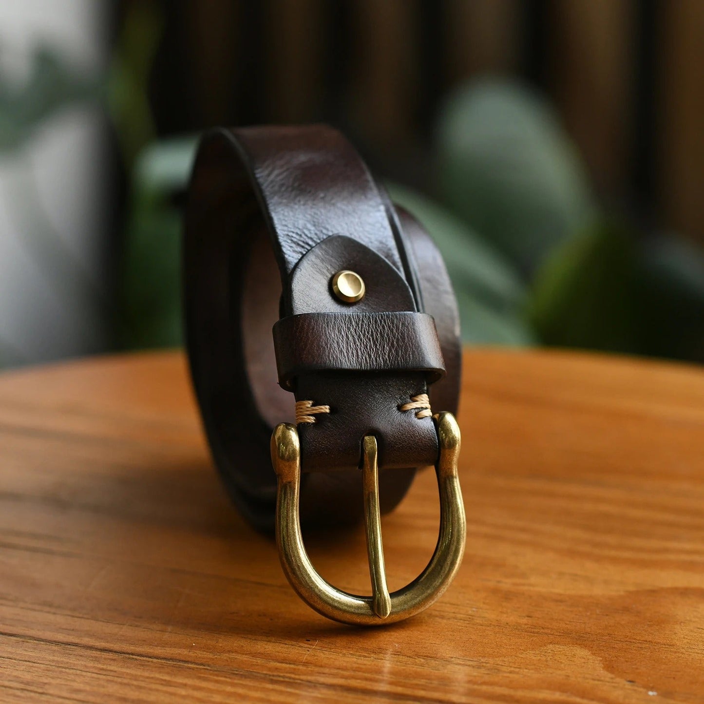 Premium men's cowhide leather belt, 100% genuine. High-quality, durable accessory for any occasion.