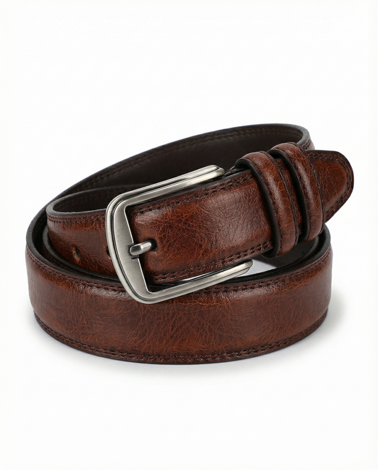 Men's durable full-grain leather everyday belt, vegetable tanned for lasting quality.