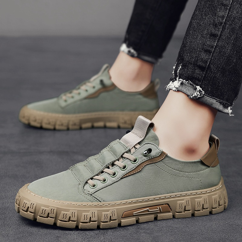 Gray men's durable walking sneakers, comfortable everyday footwear. Ideal for casual wear and versatile street style.