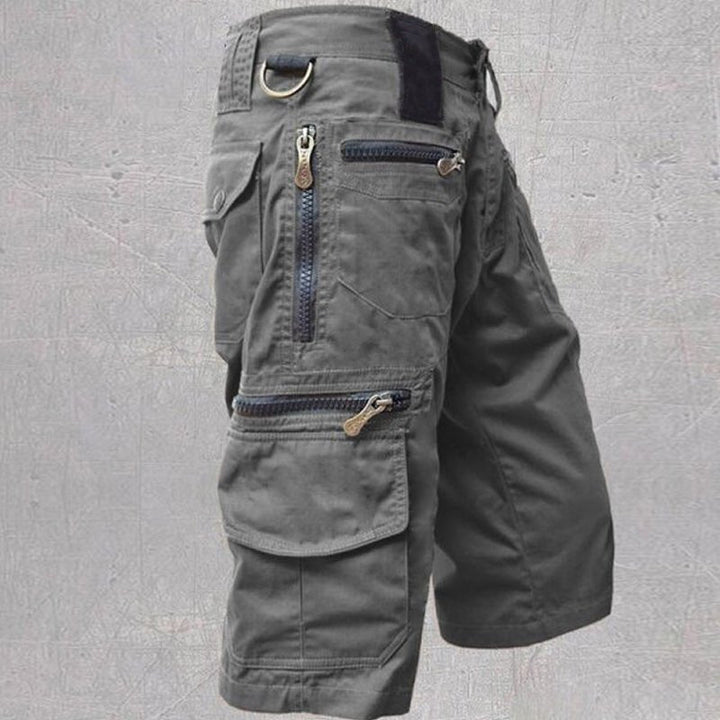 Casual men's cargo shorts with practical multi-pockets, ideal for summer travel, comfortable & versatile everyday wear.
