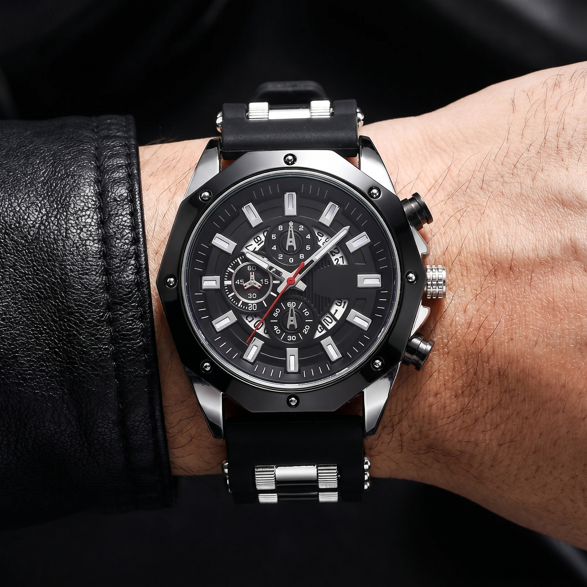 Classic men's durable stainless steel watch, sapphire crystal, sleek design, everyday wear.