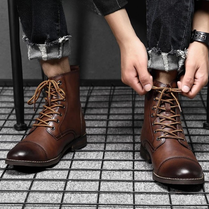 Burnished brown leather men's Easton vintage boots, durable & comfortable ankle boots for any occasion.