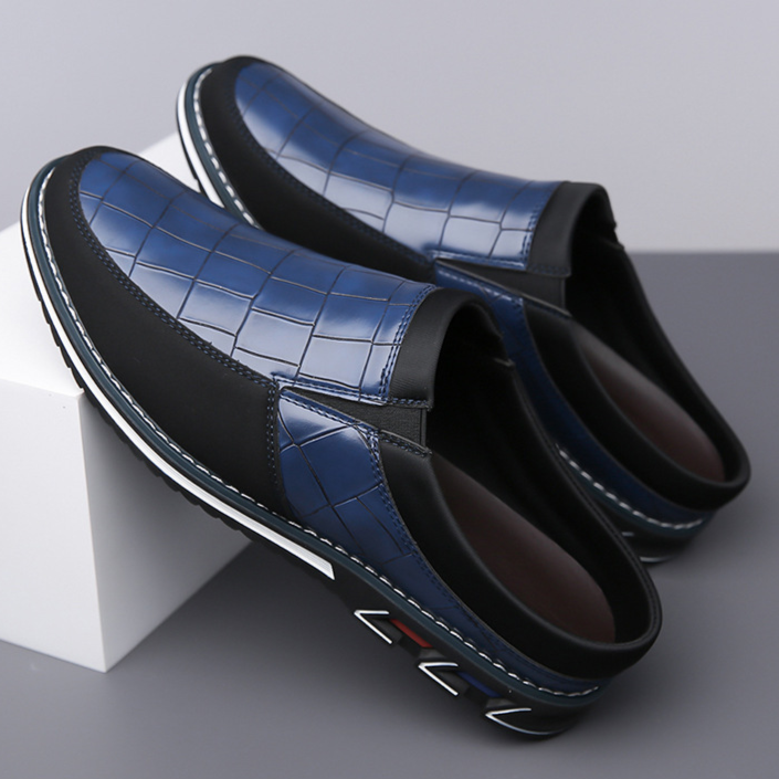 Men's slip-on mules: combining dress shoe elegance with cushioned comfort.