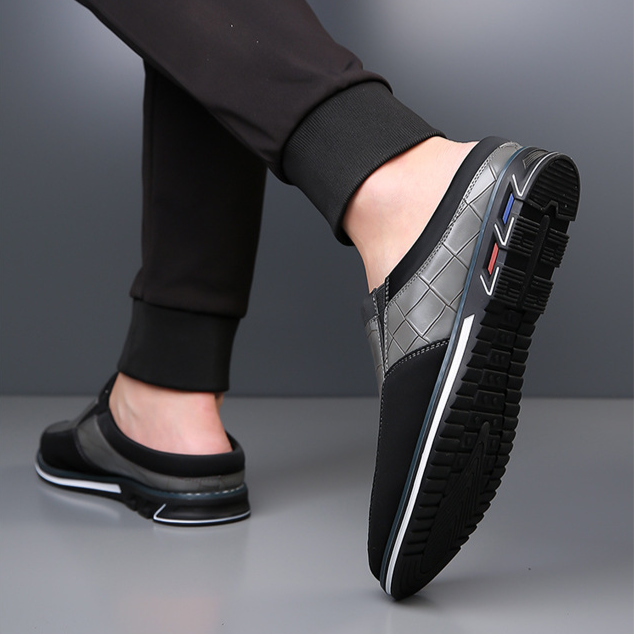 Effortless style: men's embossed mules with superior cushioned comfort.