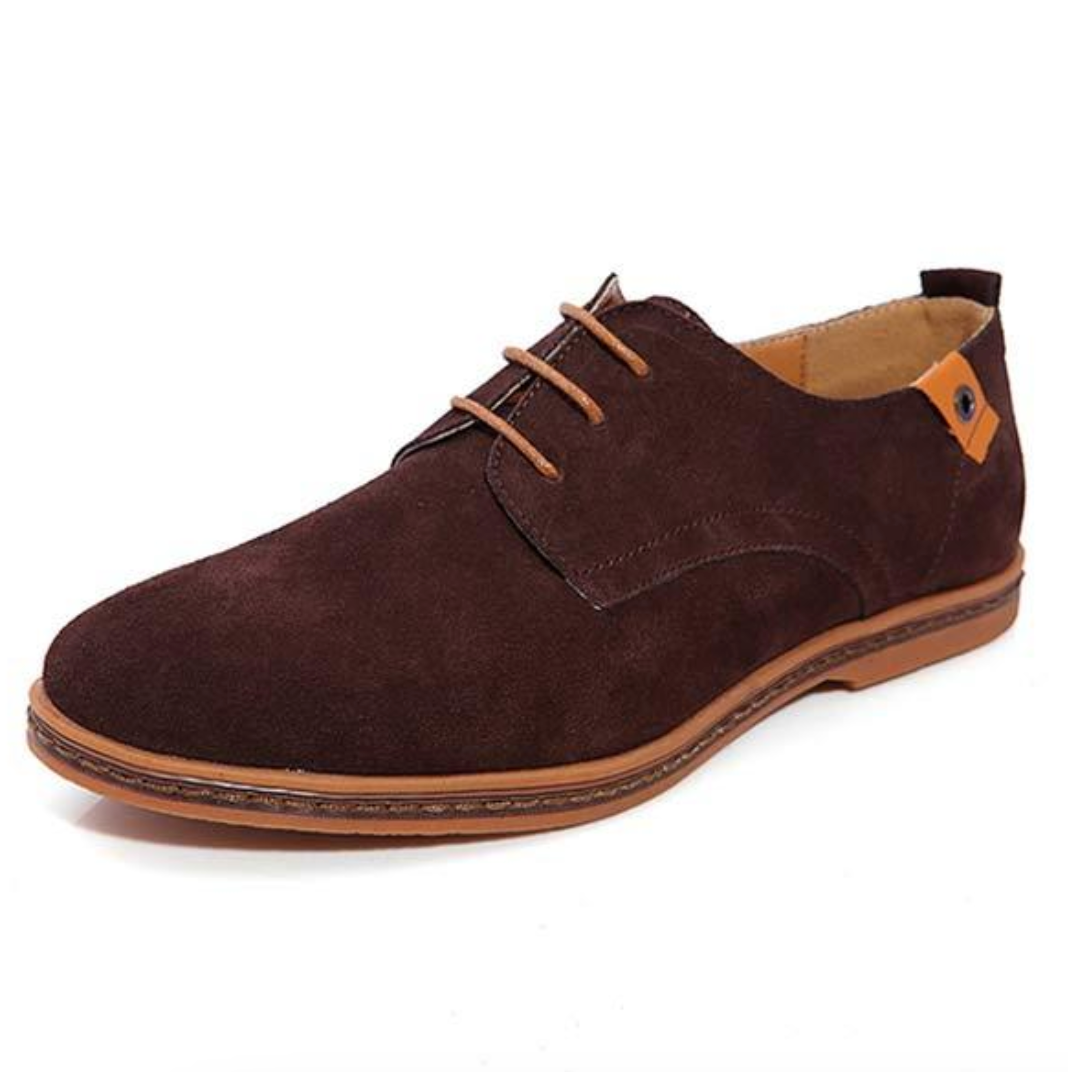 Classic men's leather Derby shoes with lace-up detail, perfect for business or formal events.