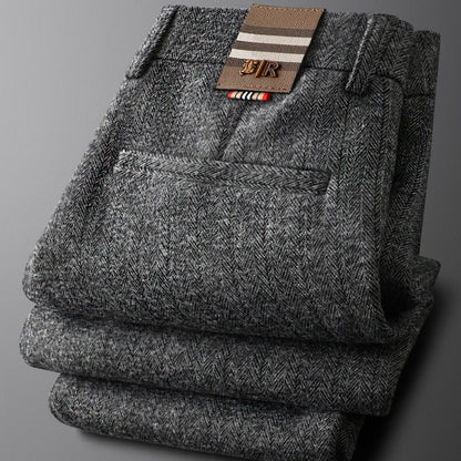 Comfortable men's tailored trousers, a sophisticated choice for enduring style and daily comfort.