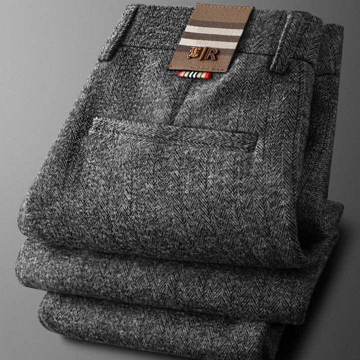 Comfortable men's tailored trousers, a sophisticated choice for enduring style and daily comfort.