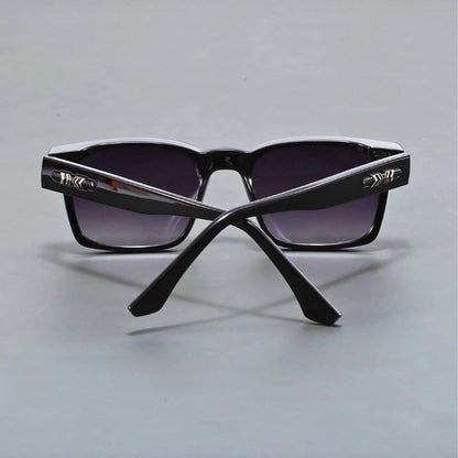 High-quality men's sunglasses with UV400 protection. Elegant anti-glare gradient lenses. Essential men's accessories.
