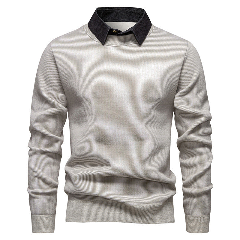Stylish men's textured knit sweater with unique layered collar. Comfortable long sleeve, ideal for elegant winter looks.
