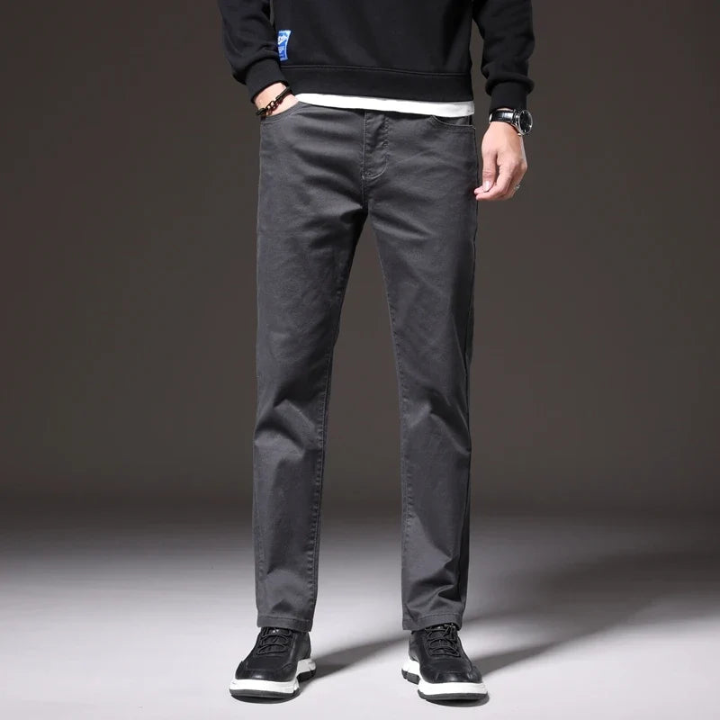 Gray Elio men's casual chino pants. Stylish cotton trousers for a relaxed, everyday look.