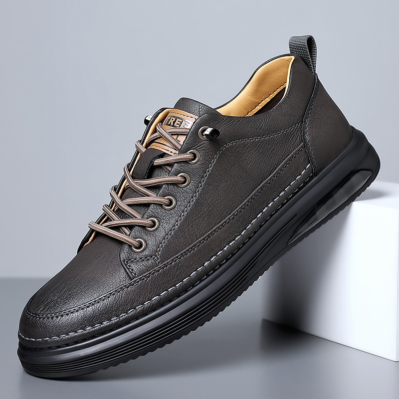Men's everyday low-top casual sneakers in classic style, perfect for comfort & fashion.