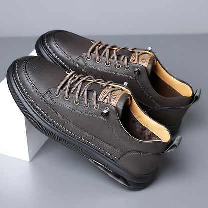 Comfortable men's low-top casual shoes for everyday wear, offering excellent support & style.