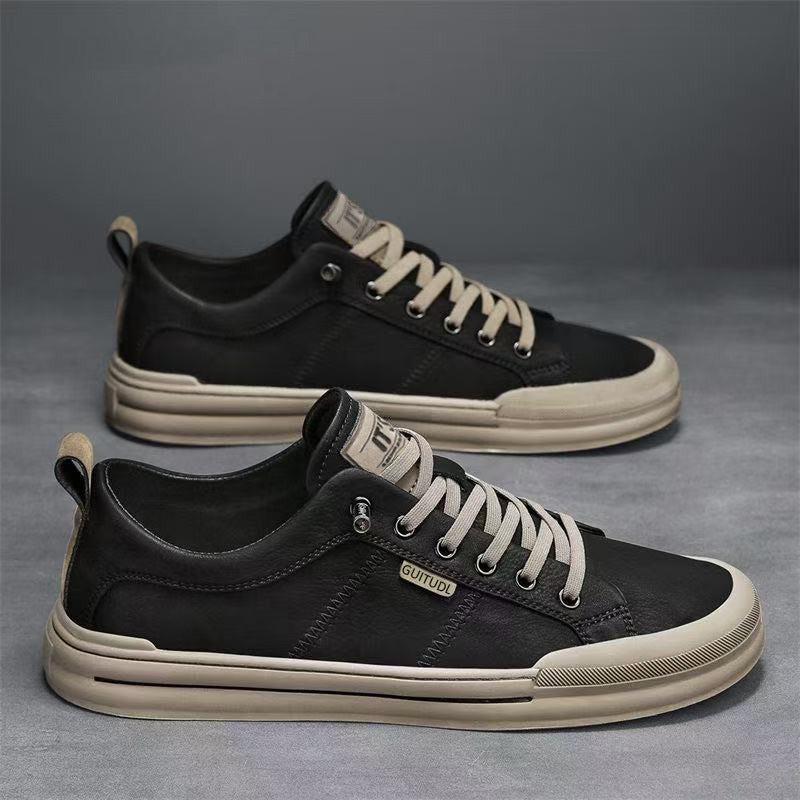 Modern men's everyday sneakers, perfect low-top design for versatile casual wear.