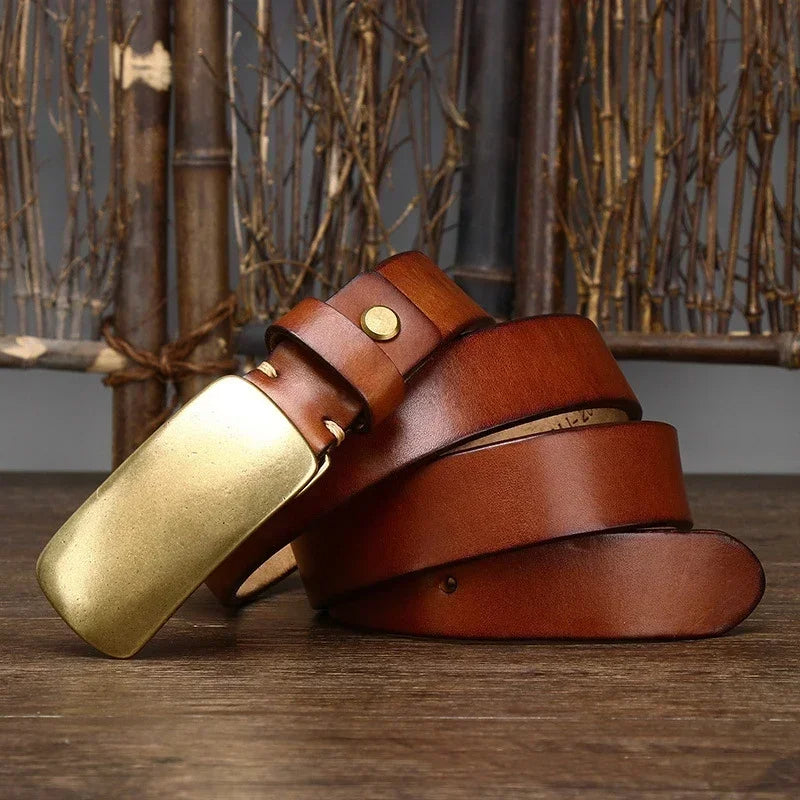 Timeless men's full-grain leather belt featuring a classic brass buckle. Durable and versatile for any outfit.