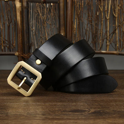 Versatile men's classic style leather belt. Full-grain quality, perfect for both dress and casual outfits.