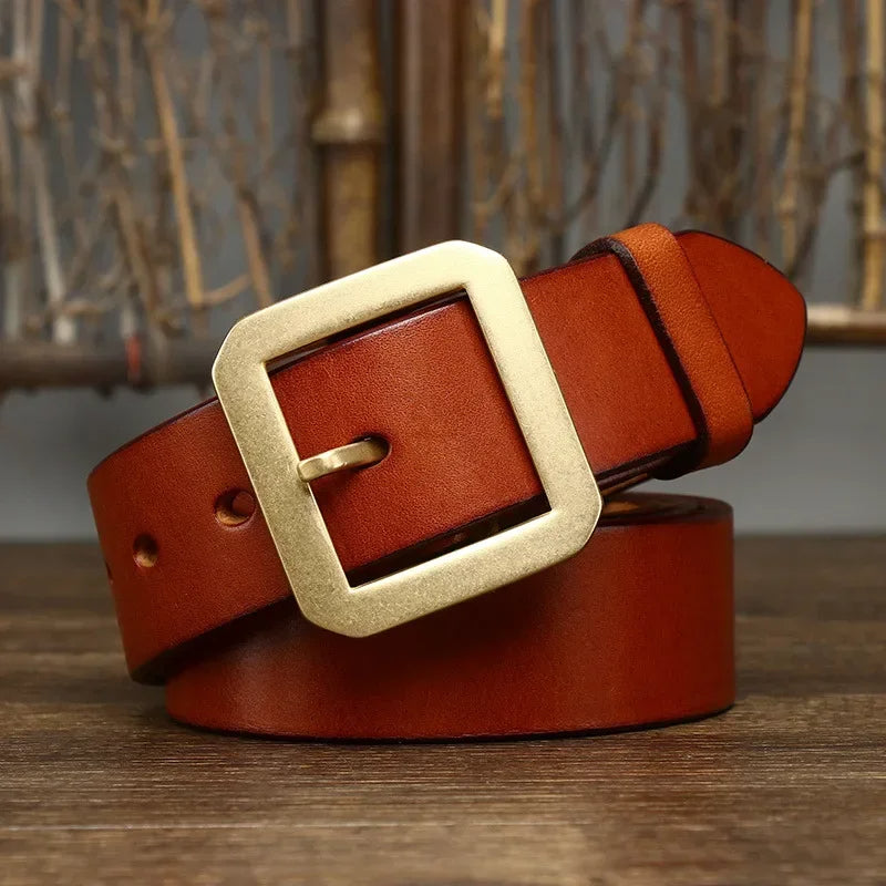 Classic men's accessory: a timeless full-grain leather belt with an elegant solid brass buckle design.