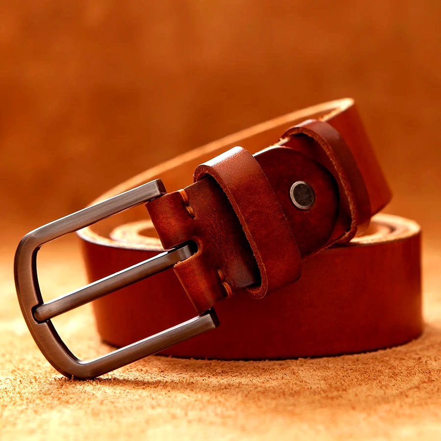 Men's stylish genuine leather belt with a vintage buckle. A durable and classic accessory for any wardrobe.