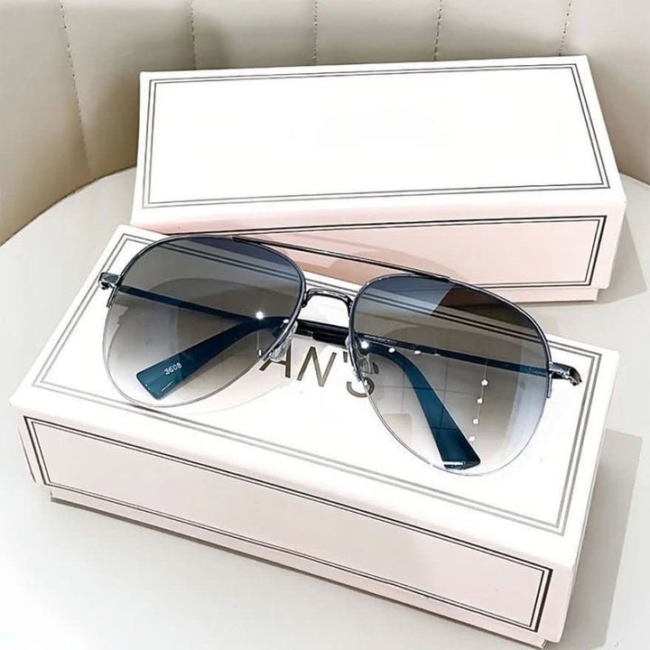 Versatile men's pilot sunglasses: gradient lenses, UV400 protection for driving, travel, & fashion.