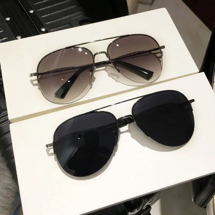 UV400 protected men's pilot sunglasses, anti-glare gradient lenses for safe driving & outdoor activities.