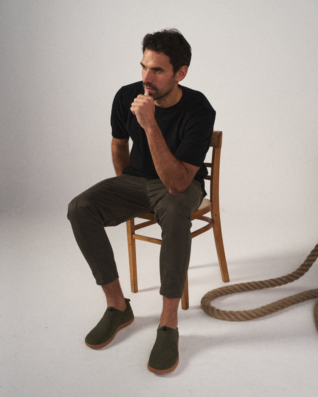 Adjustable drawstring waistband on men's tapered joggers, providing a secure & relaxed fit for maximum comfort.
