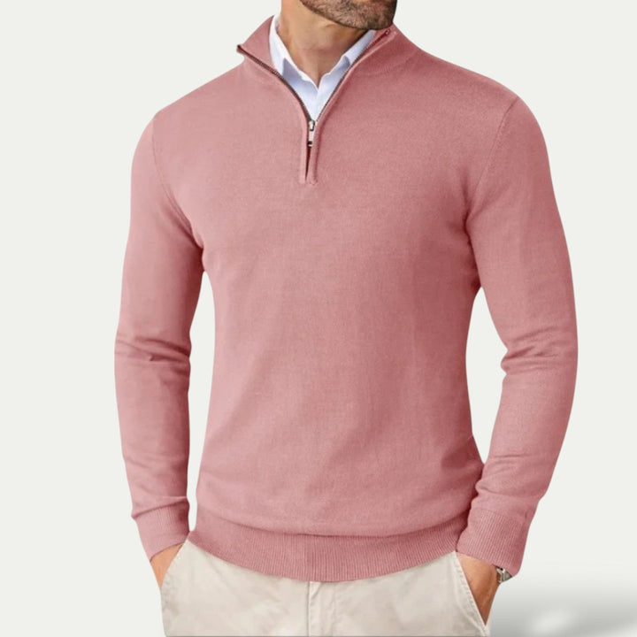 Versatile men's half-zip pullover, ideal for smart casual outfits. Long sleeve top for all seasons.
