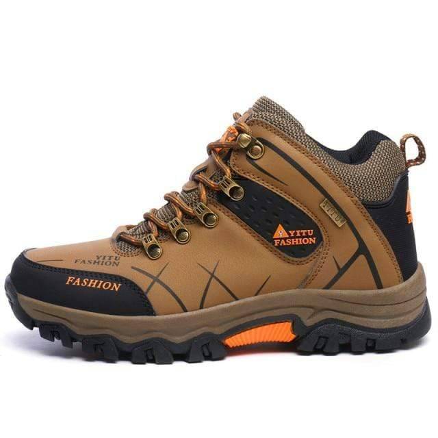 Men's tough, high-top outdoor trekking boots with strong laces, suitable for all terrains.