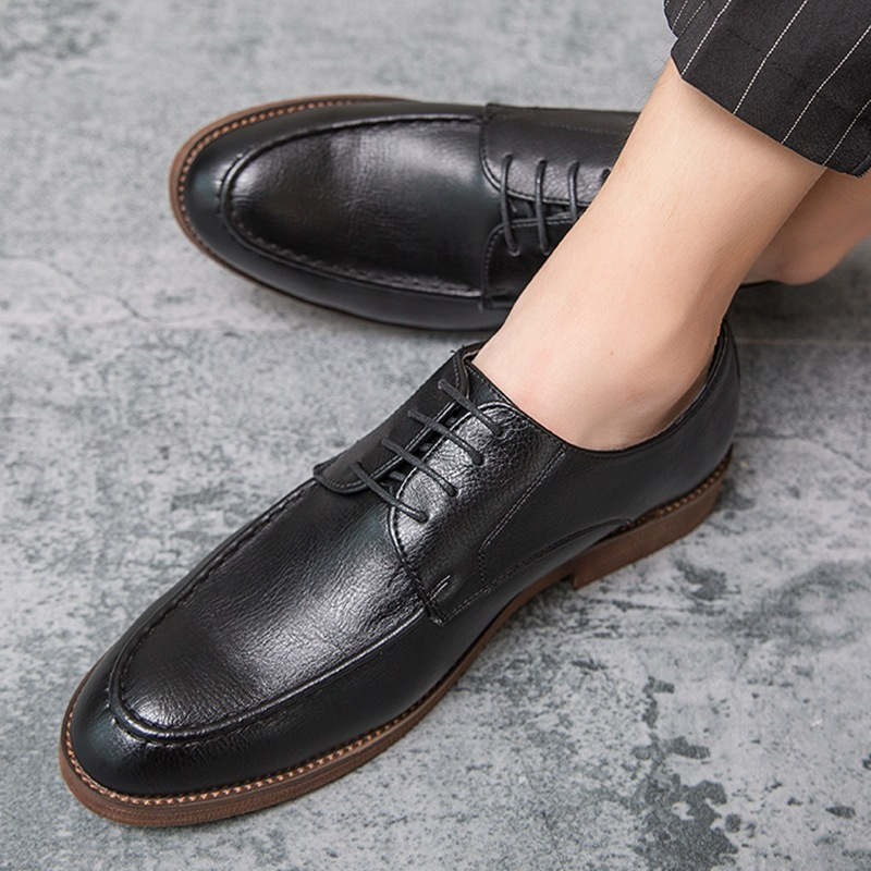 Men's Hudson sophisticated brown polished lace-up dress shoes, elegant office and formal wear for gentlemen.