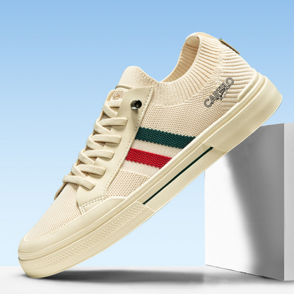 Comfortable men's sneakers in a versatile black, featuring an Italiana Style for daily activities.