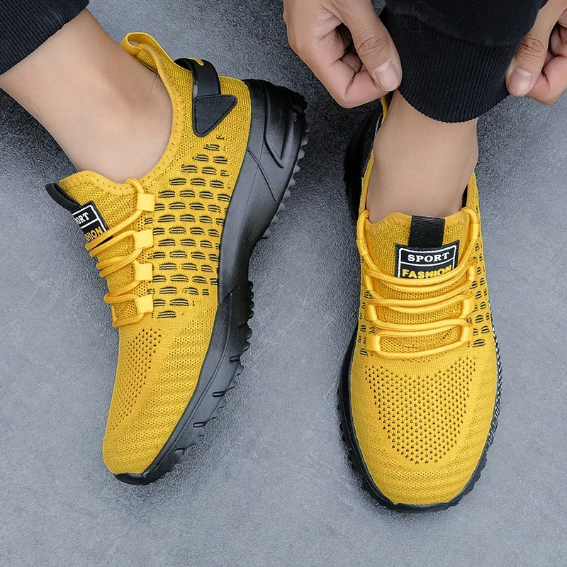 Breathable KinetiQ men's running shoes with superior comfort and grip outsole. Ideal for performance.