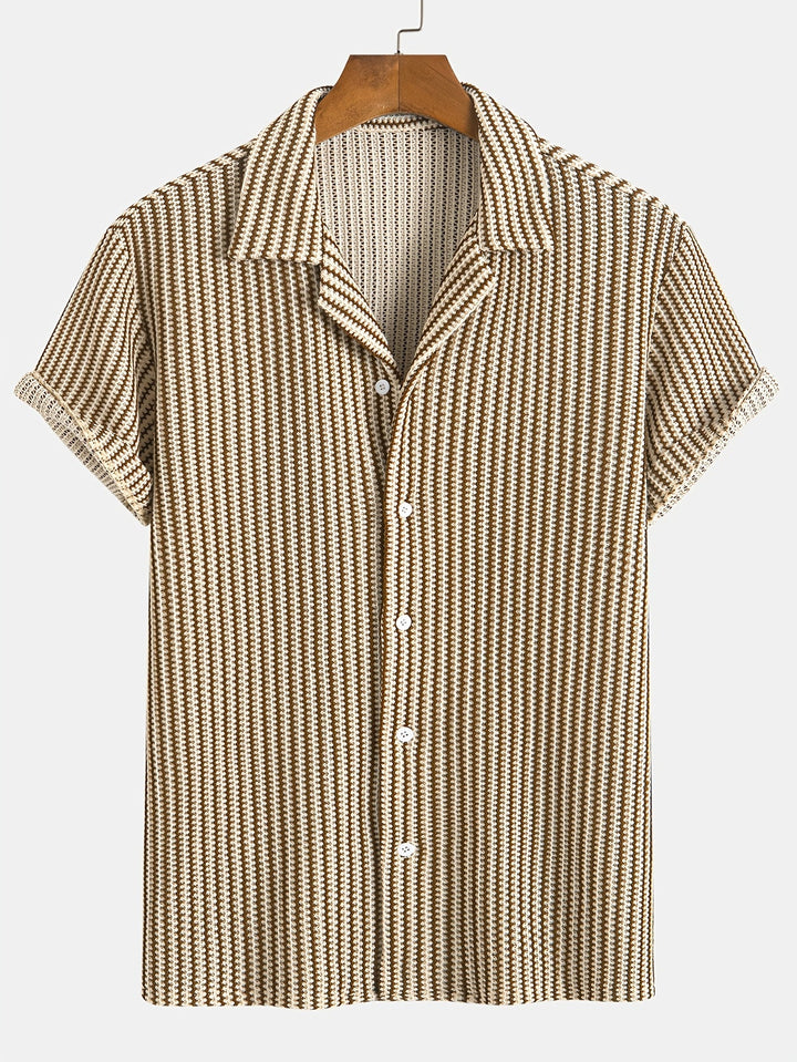Men's knit striped short sleeve button-up shirt. Casual, breathable stretch fabric, ideal for summer fashion.