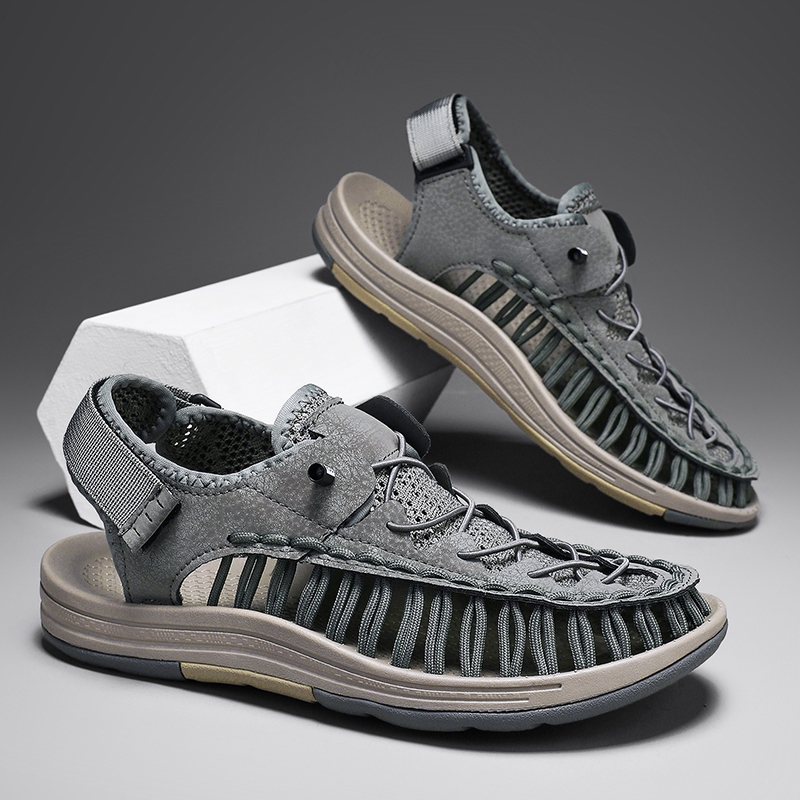 Close-up of quick-dry material on Men's Knox Ryder outdoor water sandals, ensuring comfort & performance.