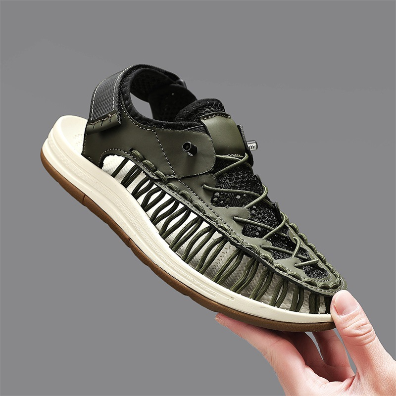 Durable Men's Knox Ryder quick-dry adventure sandals, built for rugged outdoor exploration & water use.
