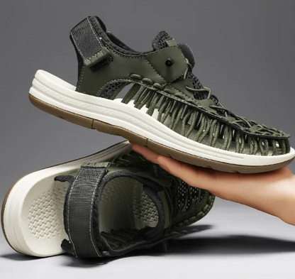 Lightweight Men's Knox Ryder quick-dry water sandals, perfect for summer travel, hiking & outdoor fun.