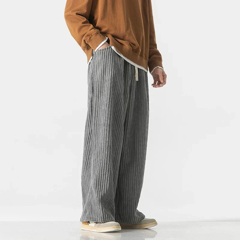 Comfortable Men's Kyoto pants with a relaxed fit and straight leg for versatile everyday outfits.