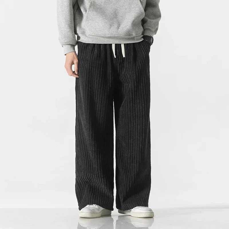 High-quality men's Kyoto relaxed straight-leg pants, blending comfort, style, and everyday versatility.