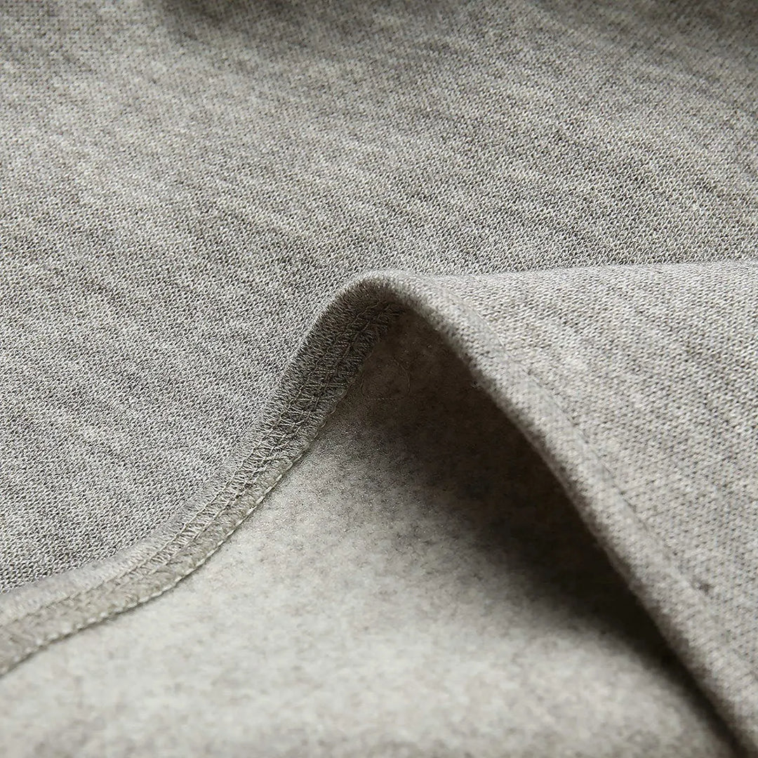 Everyday men's blazer: lightly structured for comfort and a modern fit, elevating any look.