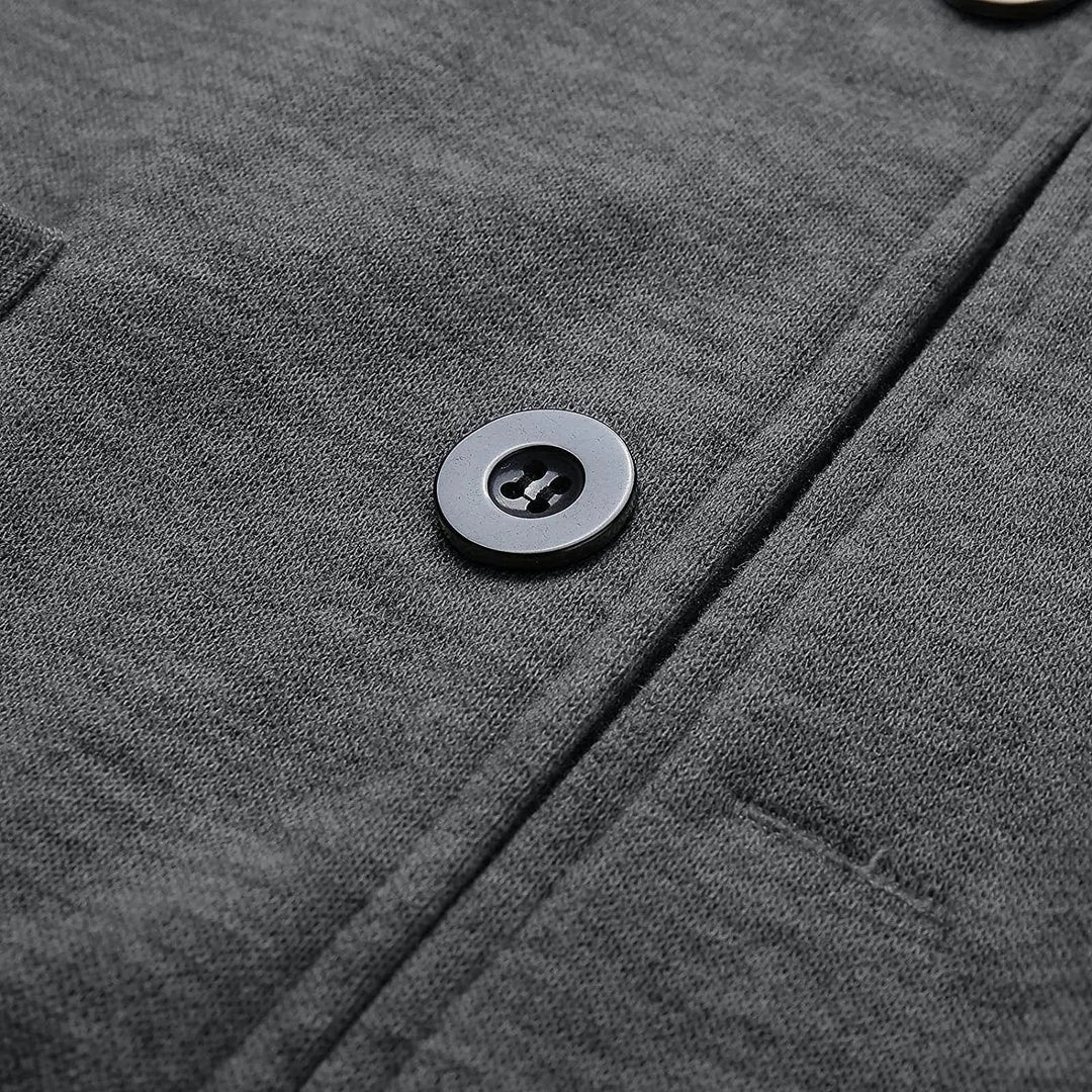 Men's fashion blazer: lightly structured design, versatile for casual outings or formal meetings.