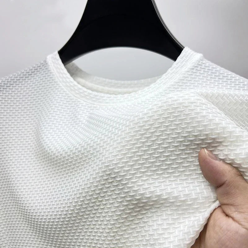 Breathable men's summer shirt in a relaxed fit, perfect for everyday casual style.