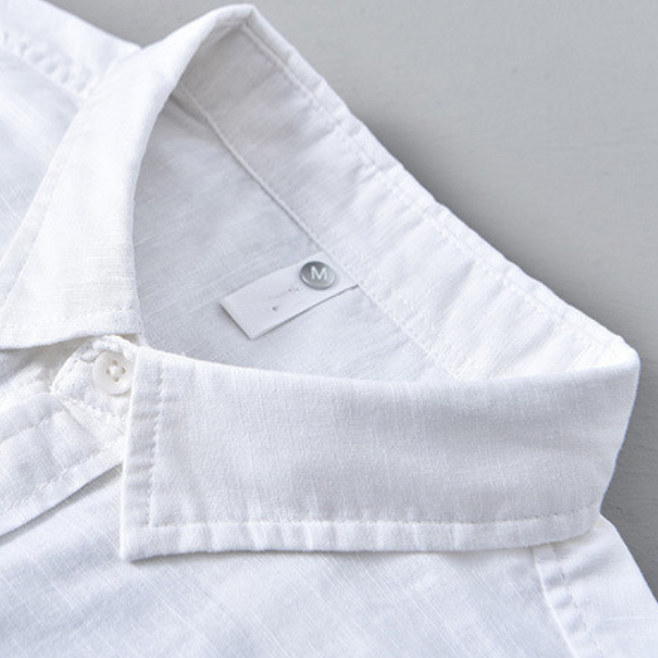 Men's casual button-up, versatile and lightweight, perfect for relaxed comfort.