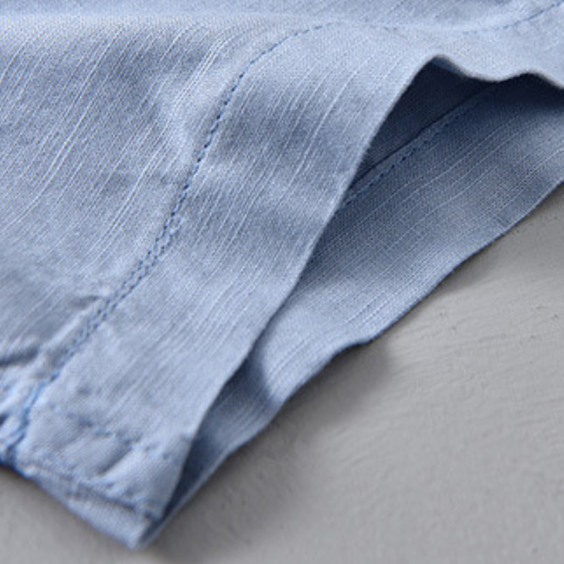 Casual men's button-up shirt, lightweight fabric, perfect for a relaxed wardrobe.