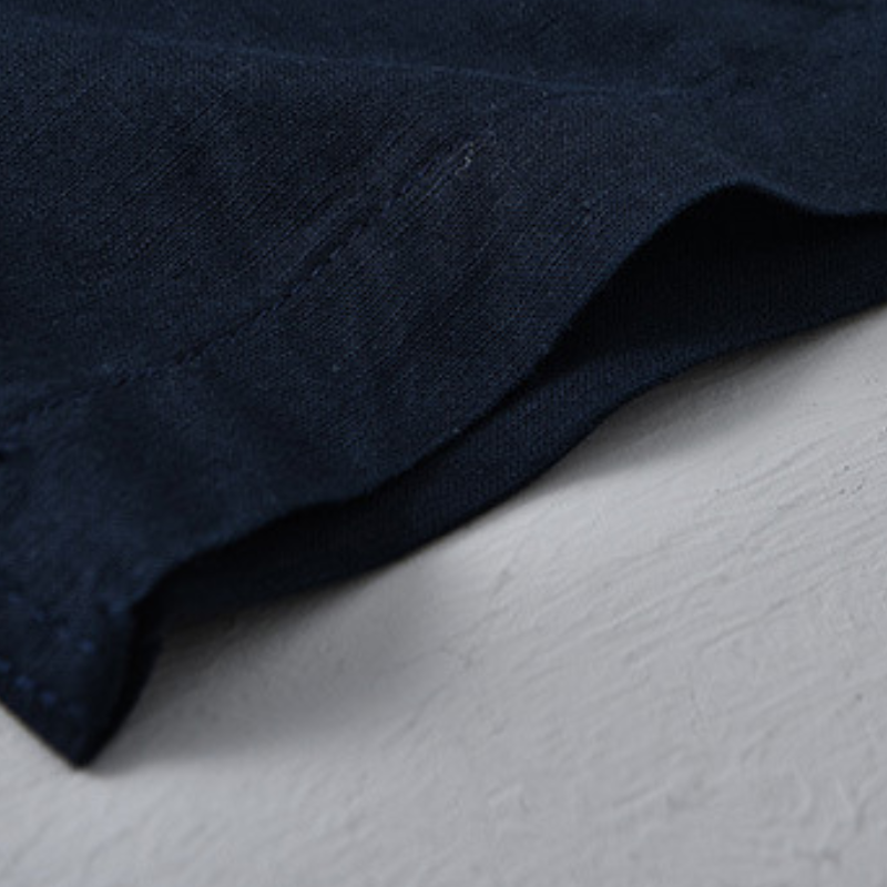 Stylish men's long sleeve lightweight shirt, a versatile button-up for comfort.