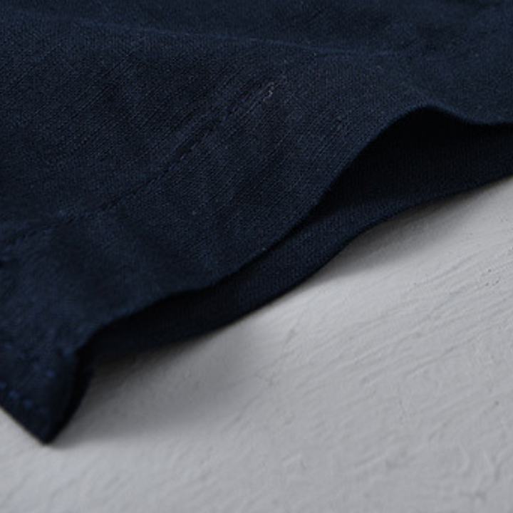 Stylish men's long sleeve lightweight shirt, a versatile button-up for comfort.