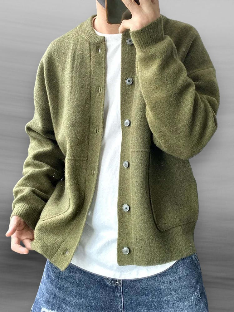 Comfortable men's casual cardigan. Lightweight, long-sleeve design, ideal for everyday spring and fall layering.