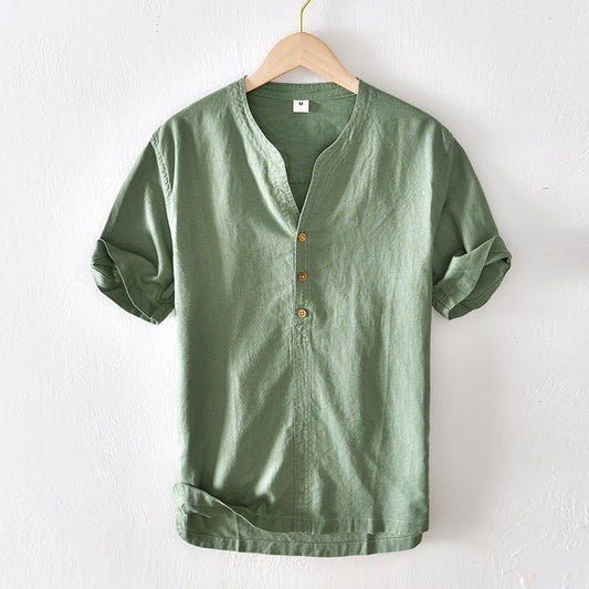 Men's lightweight comfort button-up shirt, perfect for casual wear. Breathable summer style with a tailored fit.